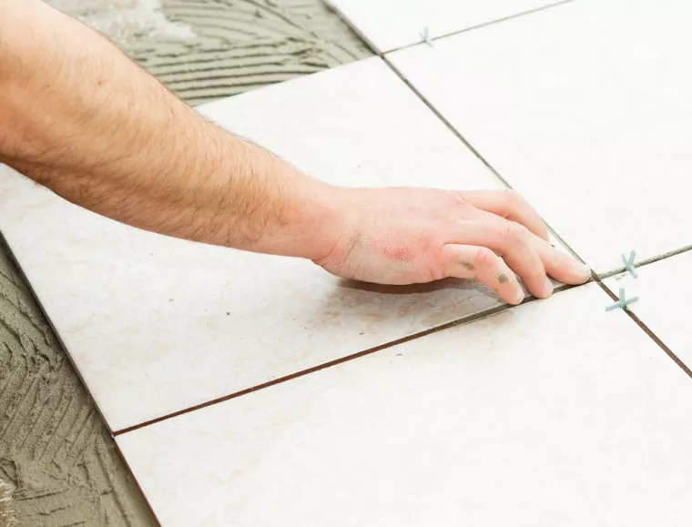 Peut-on poser du carrelage sur un parquet en bois de cerisier ?, Marseille, MHK Rénovation