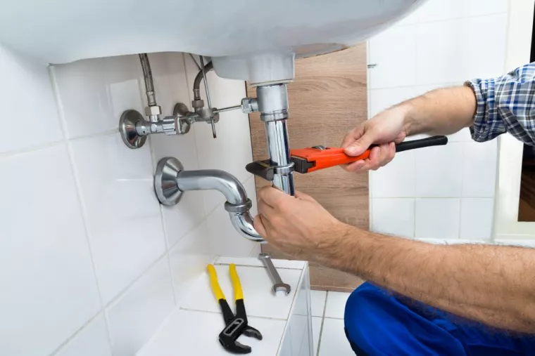 Qui appeler pour réparer un robinet qui fuit au niveau du siphon ?, Marseille, MHK Rénovation